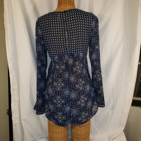 Red Camel Women's Sheer Printed Floral Blouse - XS - Picture 4 of 6